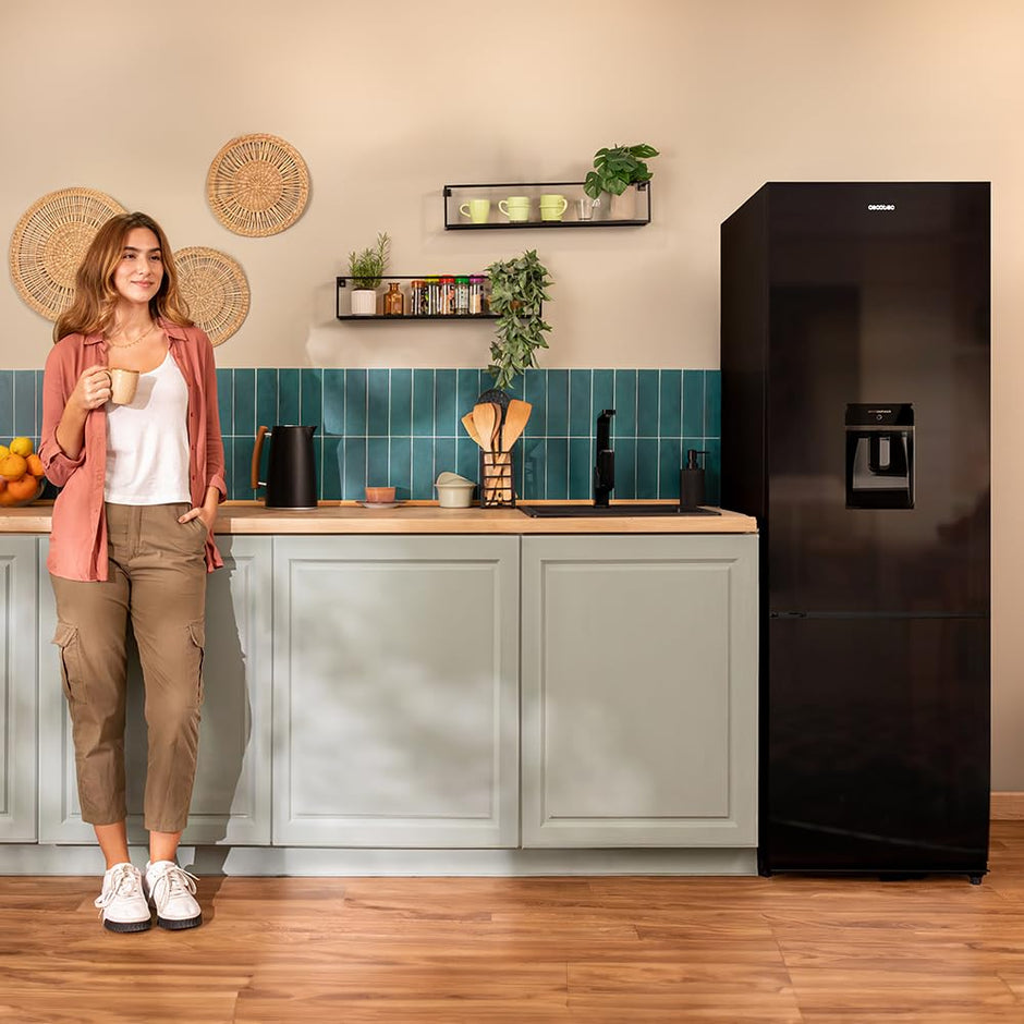 Réfrigérateur combiné Bolero CoolMarket Combi 250 WD Black Glass D. Capacité de 250L, classe D, compresseur Inverter, Total No Frost, porte réversible